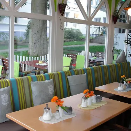 Jasmund-04-ferienwohnung-bis-6-personen-wohng-4 *